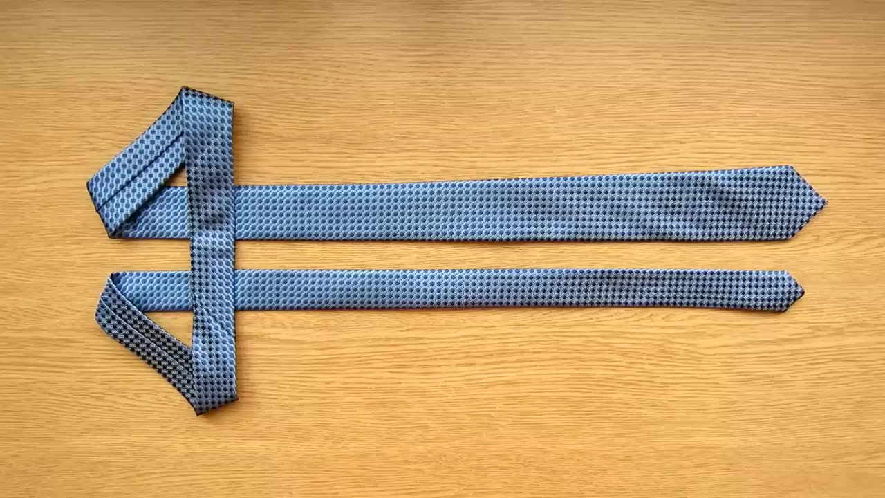 How to Tie a Tie: Step-by-Step Guide for Beginners