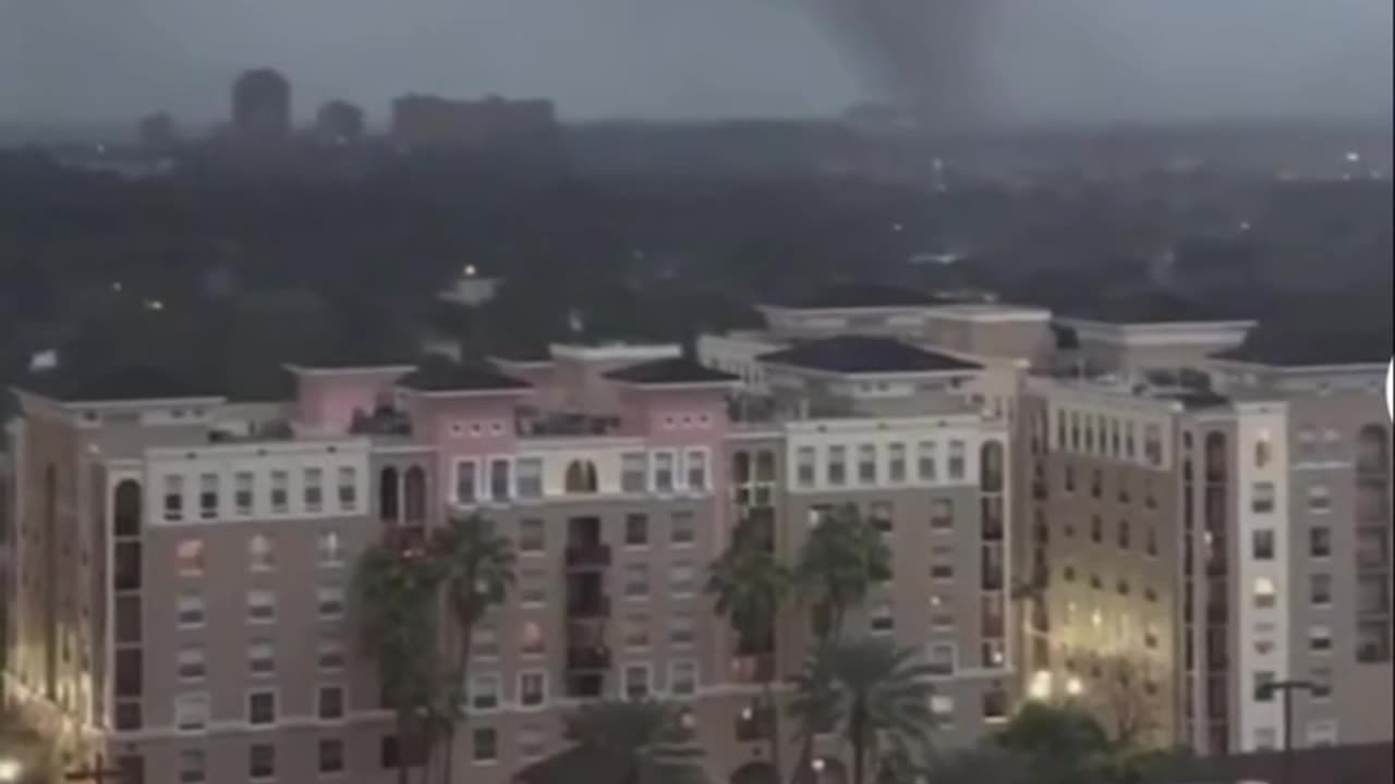 Tornado causes power flashes in Fort Lauderdale