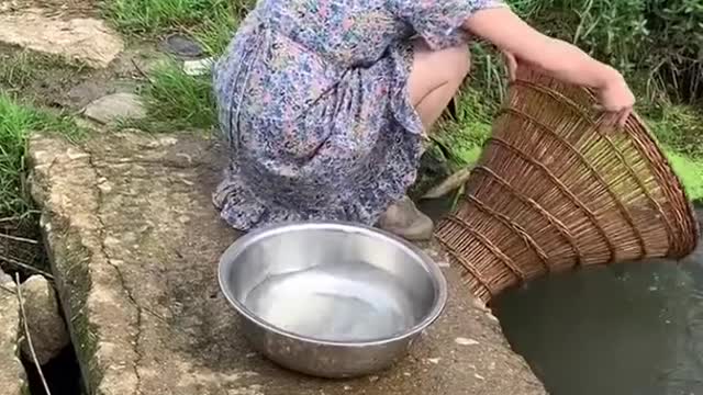 Amazing Children Fishing By Bamboo Trap