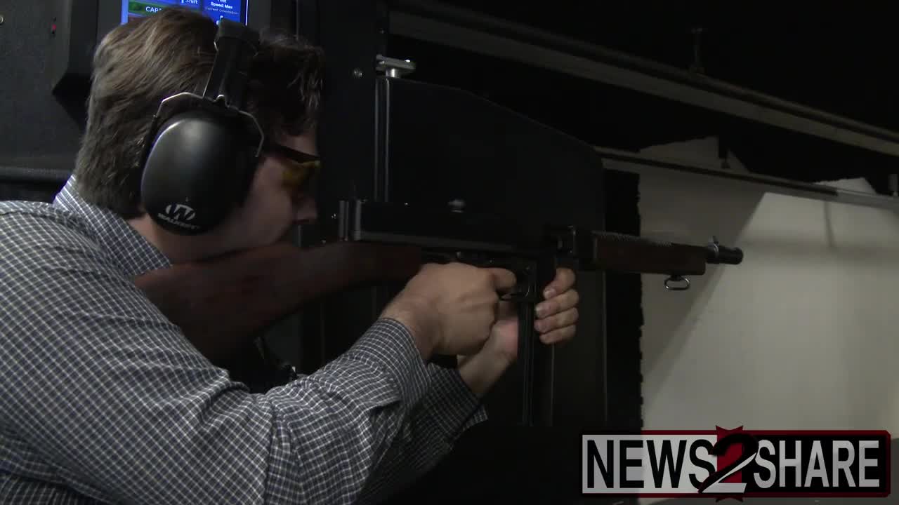 4K & 240FPS Video: Firing Thompson 1927A1 "Tommy Gun" Full Auto