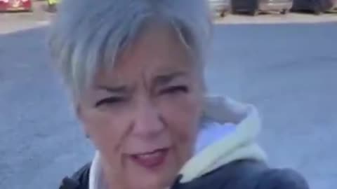 ＂This is weird＂, ＂It's not good＂