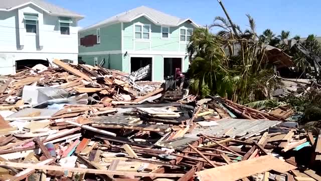 Heavy machinery starts Hurricane Ian clean-up