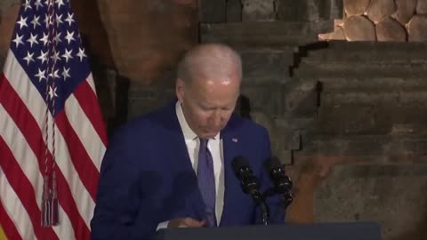 WATCH: Biden Can’t Even Read His Own Notes