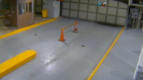 3135RHOBG21stStPedestrianDoor_2021-01-06_07h00min02s183ms.mp4