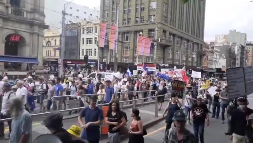 Huge Crowds In Melbourne Protesting COVID Tyranny 15-01-2022