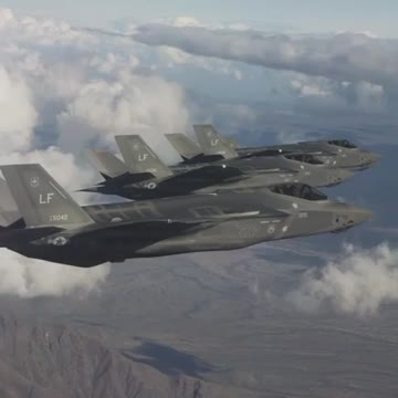 A very cool formation of four warplanes together in the air🔥👏🙌