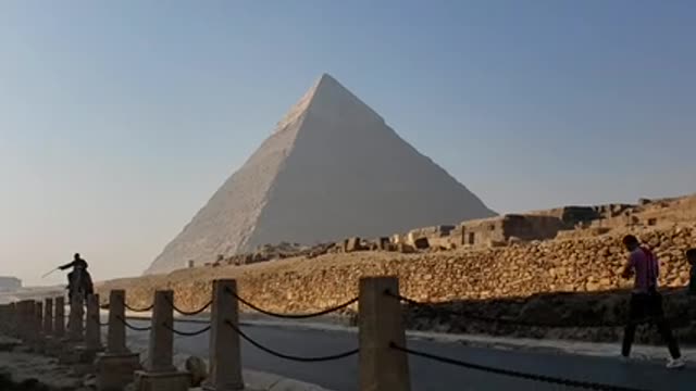 Beautiful Giza Pyramids