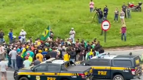 Brazil is going off -- Truckers and farmers block roads