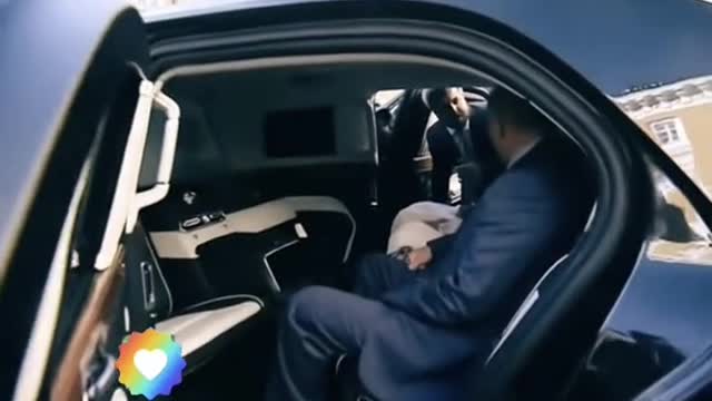 Putin Shows his “Luxuary ” New Car to Media