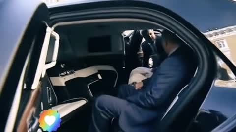 Putin Shows his “Luxuary ” New Car to Media