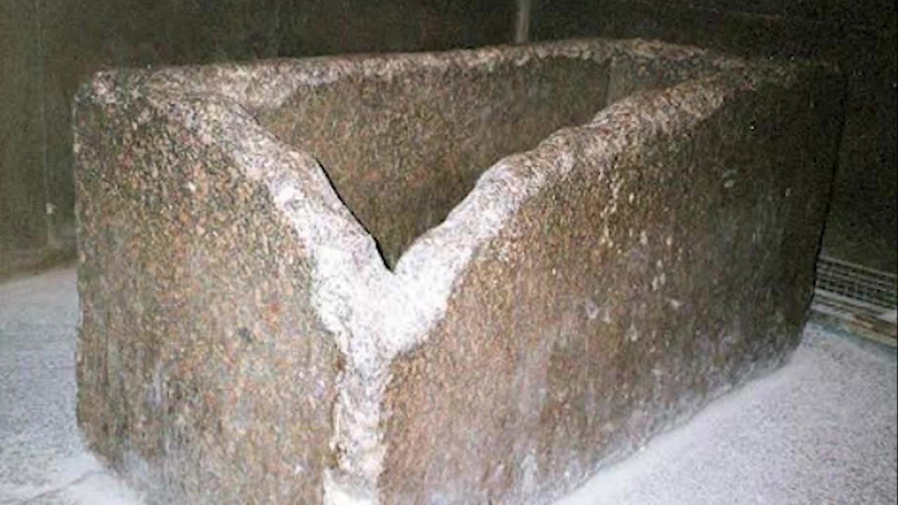 Was the Great Pyramid Sarcophagus an Acid Battery?