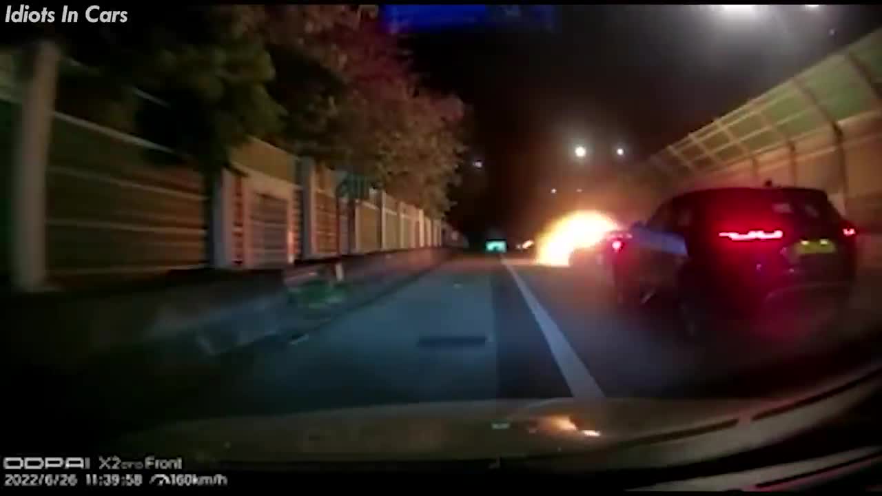 Ultimate morons in cars #4