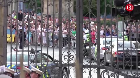 Ukrainian president Zelenskiy arrives in Prague