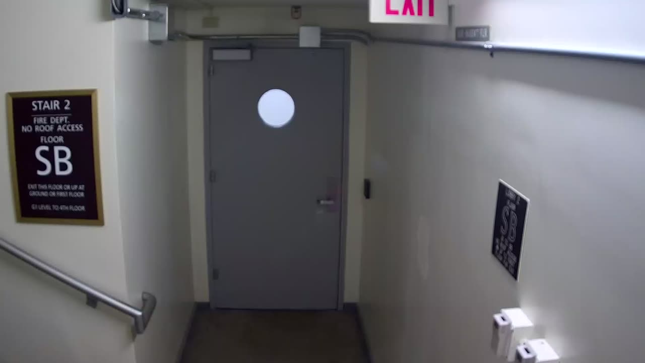 6160RHOBSBRSBST2StairwaySide_2021-01-06_13h40min00s600ms.mp4