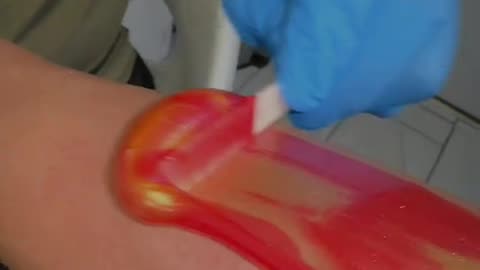 Leg Waxing with Sexy Smooth Golden Allure + Tickled Pink Hard Wax | @skin.boss_