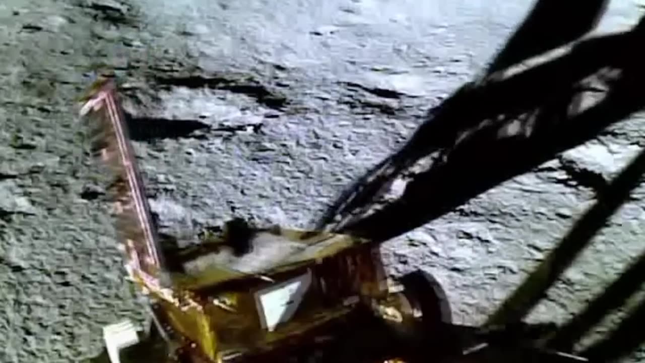 the-moment-when-indias-chandrayaan-3-rover-pragyan-walked-down-on-the-moon