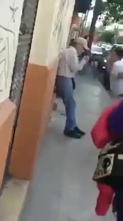 Απρόκλητη επίθεση σε ηλικιωμένο σε δρόμο της Ισπανίας...