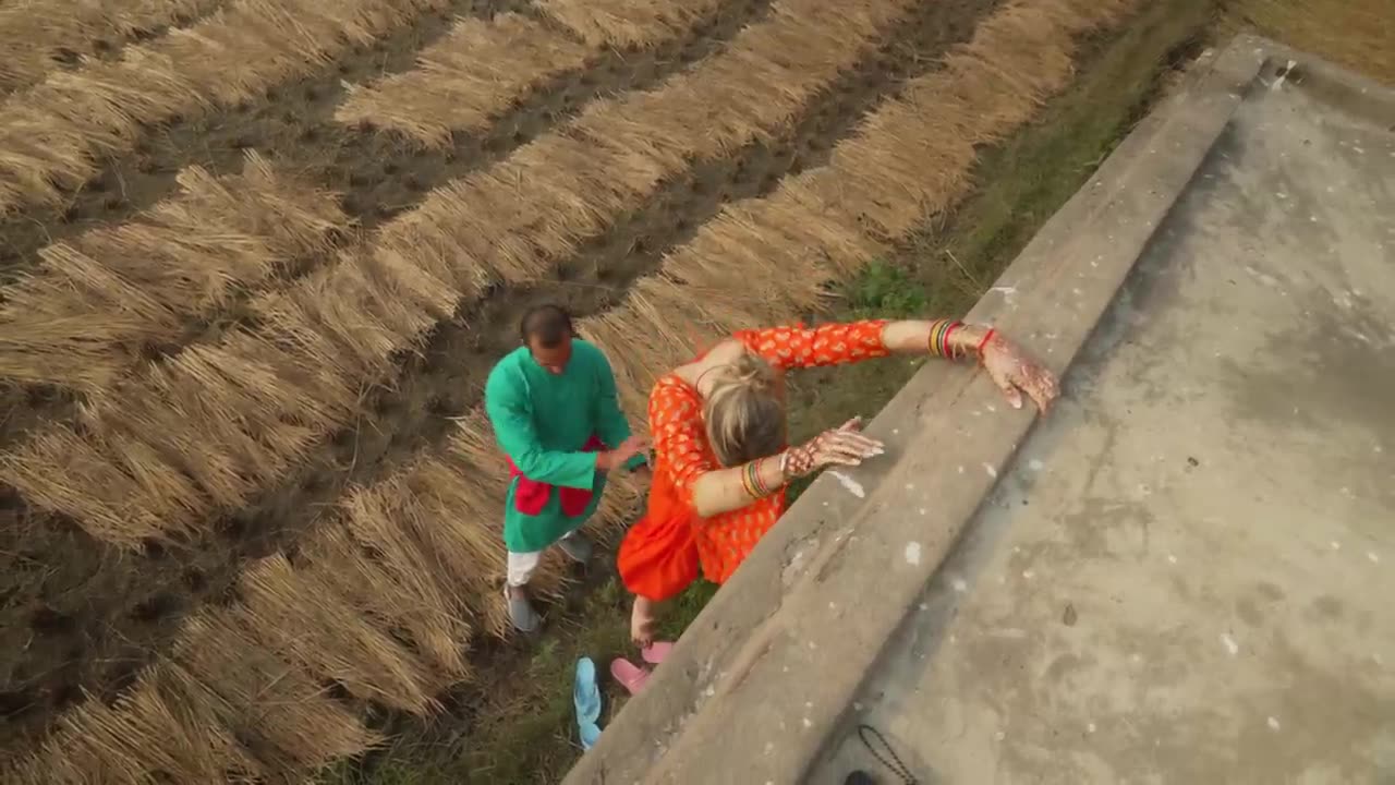 The foreigner girl married to Indian man and follow culture is India