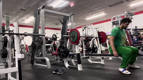 Bench Presses 92.5KG/203LBs for 7 Reps