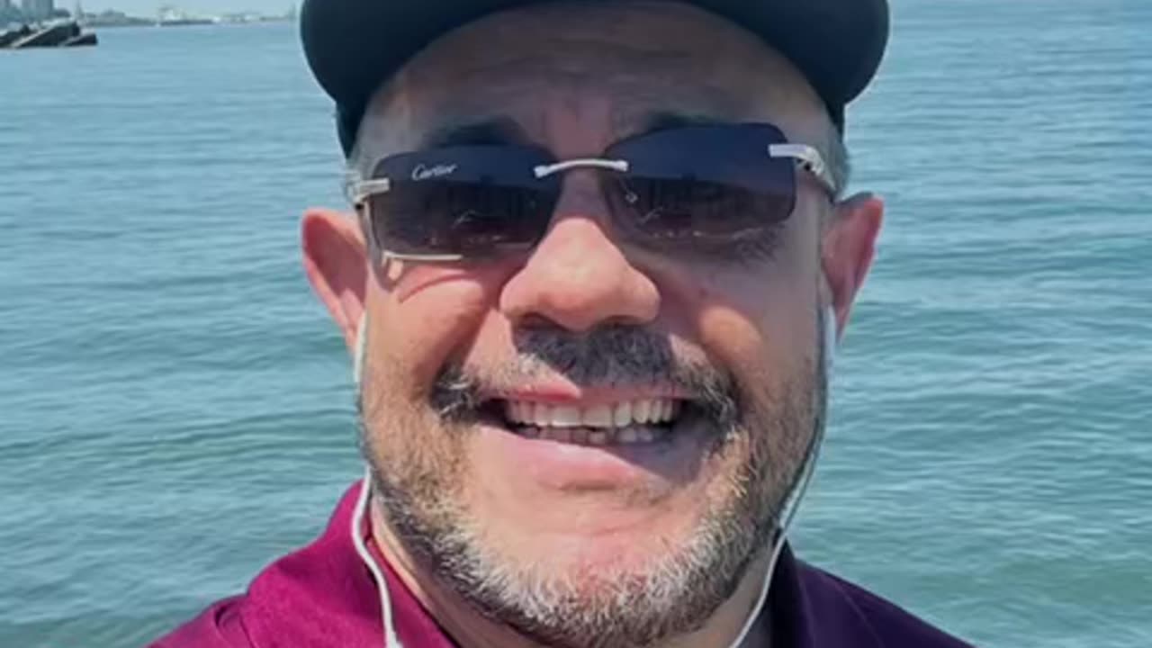 Pueblo mio— MICKY TORIBIO