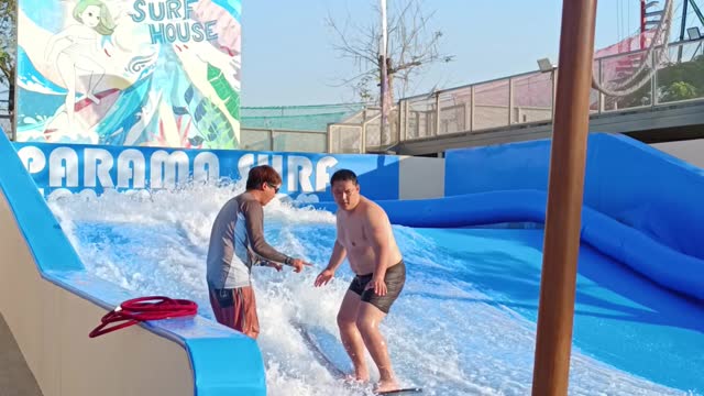 Surfing during winter? 🤷