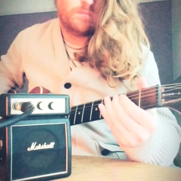 Arctic Monkeys: Do I Wanna Know (intro with tabs)