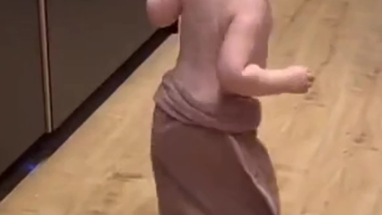 Beautiful bellydance play with baby kids so funny 🤣🤣