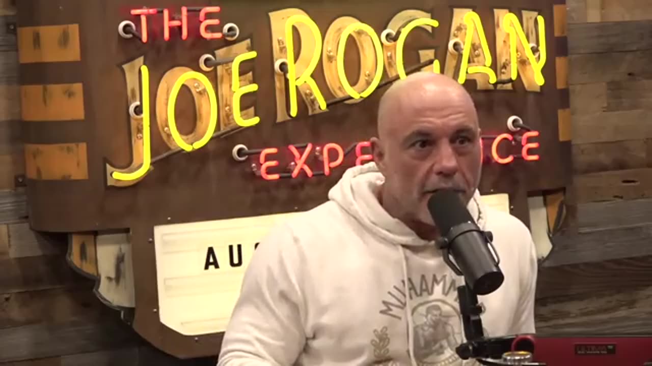 Joe Rogan Experience - #2189 Dennis Quaid