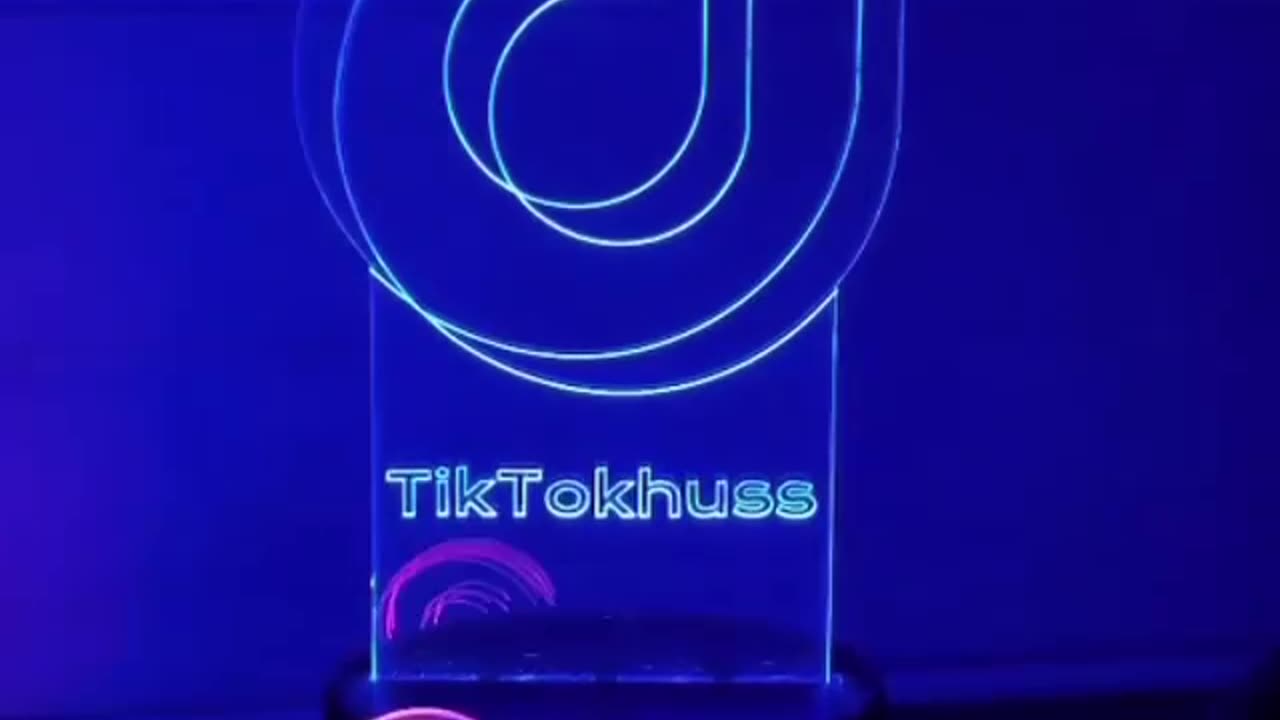 Custom ‘TikTok User’ LED Lamp & LED Keytag showcase! ✨🤩