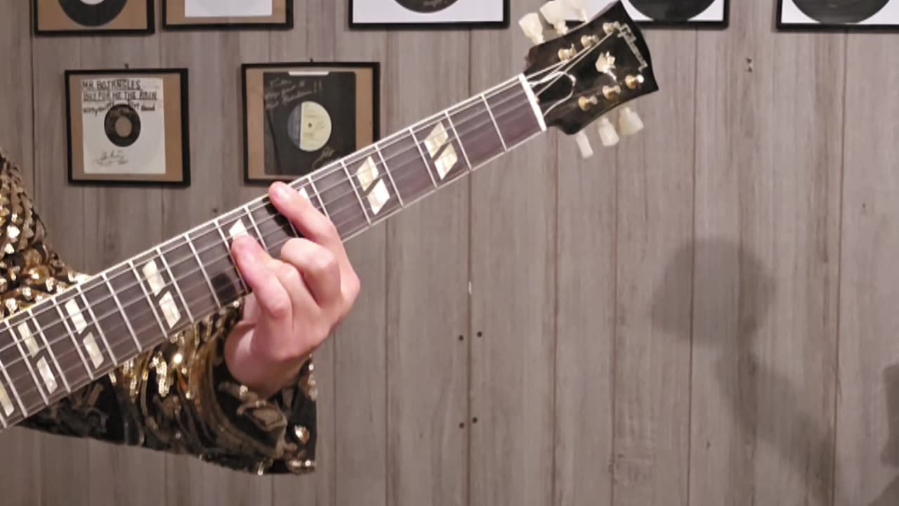 Argent hold your head up guitar cover.