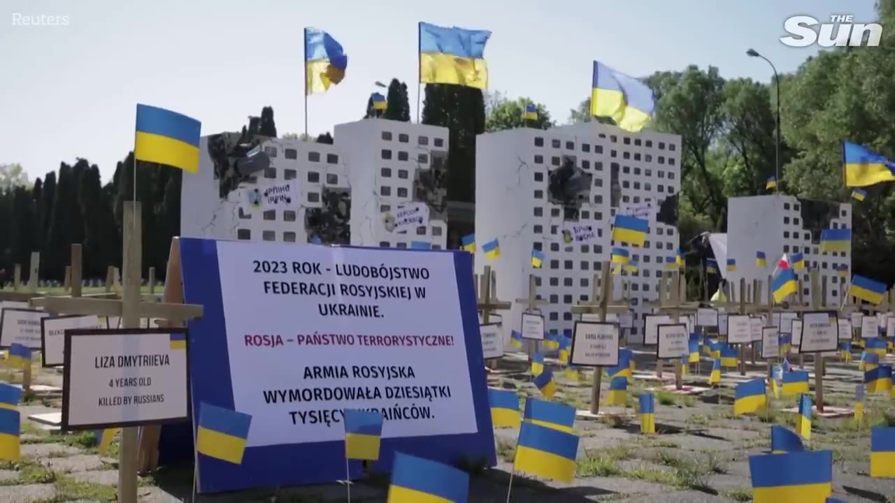 Warsaw protestors prevent Russian ambassador from entering Soviet cemetery