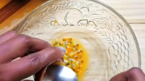 Passion fruits juice making at home