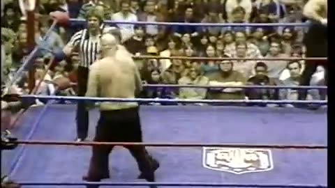 (1985.03.01) The Road Warriors vs Baron von Raschke & Curt Hennig - AWA