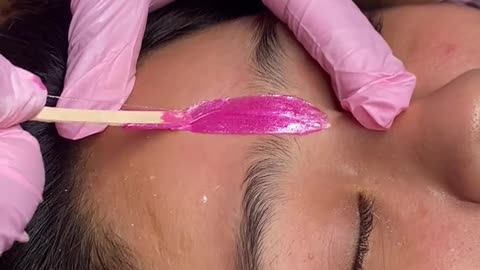 Eyebrow Waxing with Sexy Smooth Tickled Pink Hard Wax by @waxing_with_mie | Flawless Results