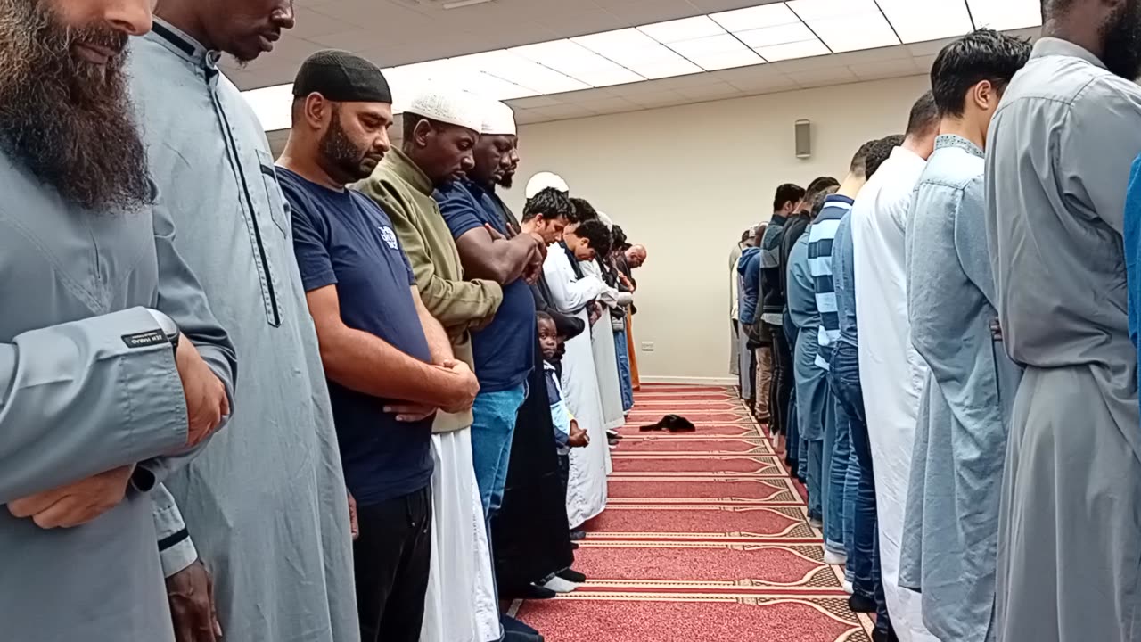 P2 How do Muslims pray? Friday sermon.