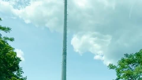 As I drive up to the new @Verizon cell tower built during the lockdown