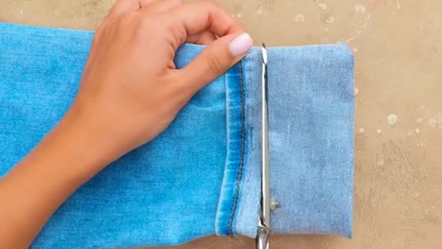 Altering your jeans is this easy! 👖 #clotheshacks #fypシ゚viral