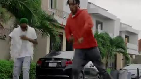 popular dancers lilk smart and bhadboi sbm show off dancing moves##