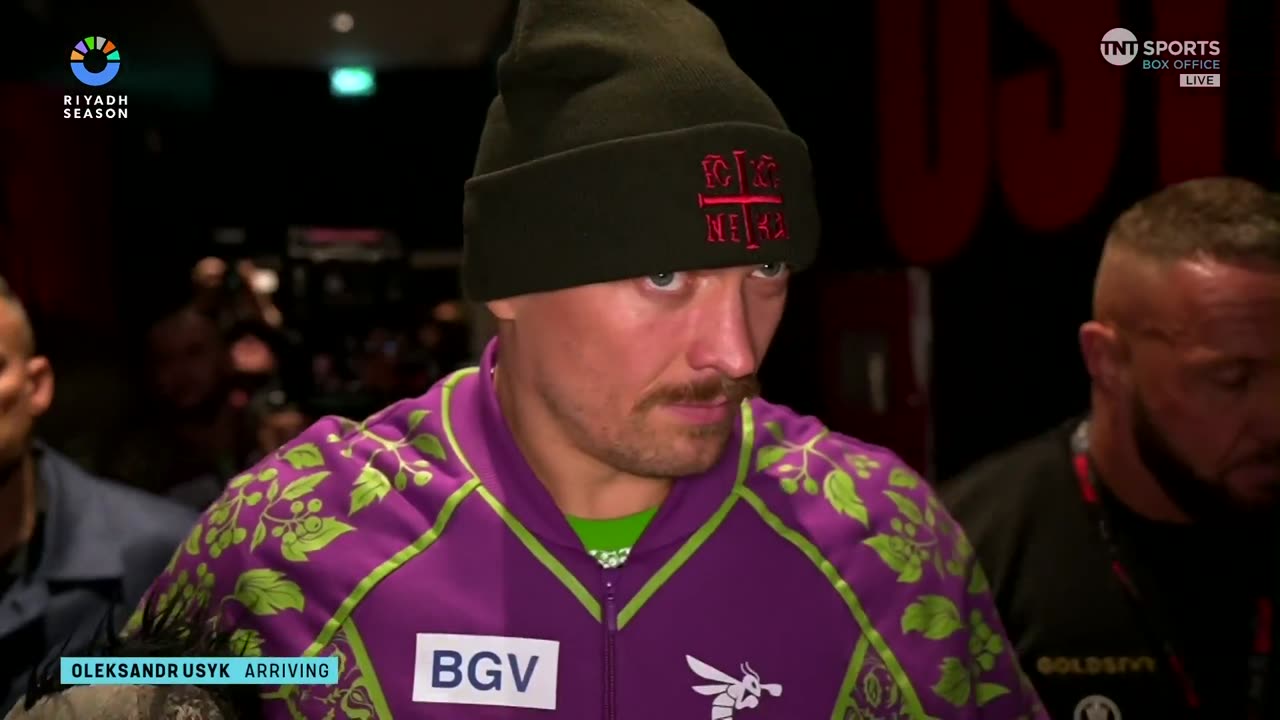 Oleksandr Usyk arrives at the Kingdom Arena! 🤩