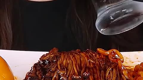 Black Bean Noodles, Spicy Enoki Mushrooms #zoeyasmr #zoeymukbang #bigbites #mukbang #asmr #food #먹방