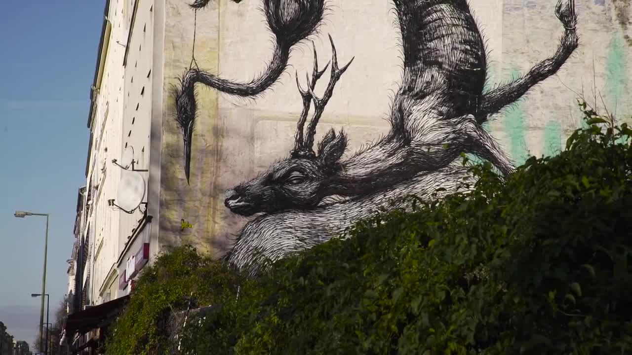 Sightseeing Berlin STREET ART HAVE A TRIP - Discover Berlin's Streetart visitBerlin