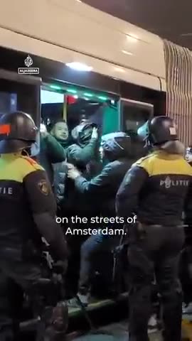 Police crackdown on peacefull anti genocide protesters in Amsterdam