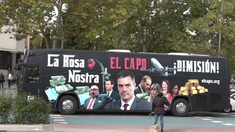 El bus de Hazte Oír señala la corrupción de La Famiglia de la La Rosa Nostra: La CorruPSOE del Capo