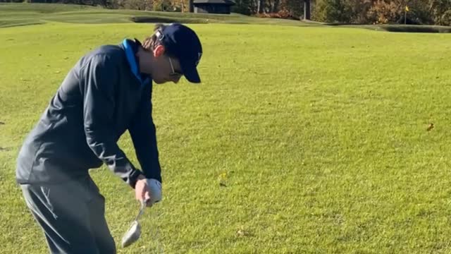 Beginner Smokes a 3 Wood Over a Hazard #golf #golfessentials #USA