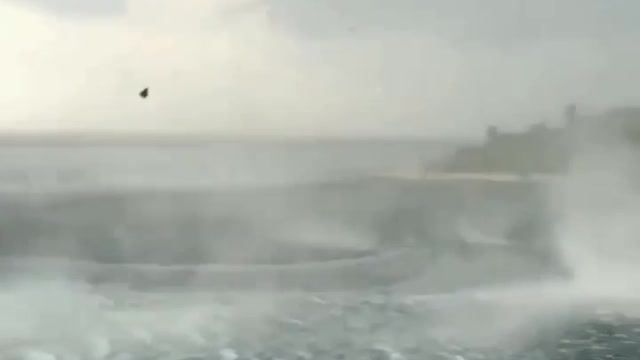 L'enorme vortice nel mare a Corfù Grecia. Quando la natura si scatena!