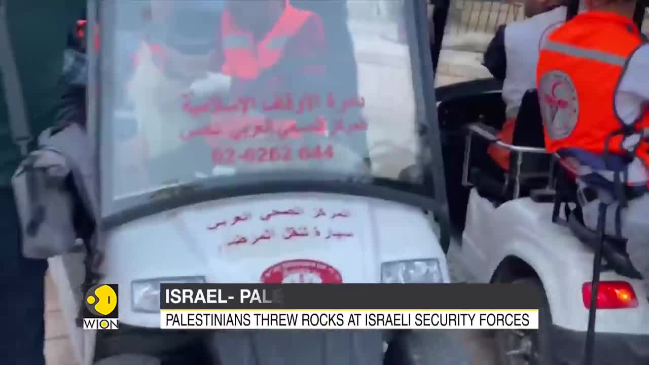 Clashes at Jerusalem Holy site, over 100 injured as violence breaks out