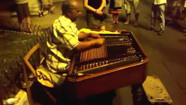 Street music performance in Rome
