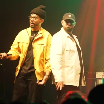 Berywam plays around 😂😜