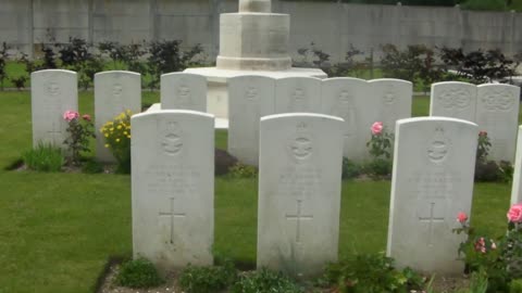 Carré CWGC Liesse Cemetery France Notre dame WW2 (Aisne)