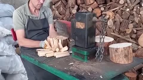 Foot Pedal Press Tool Splitting Wood